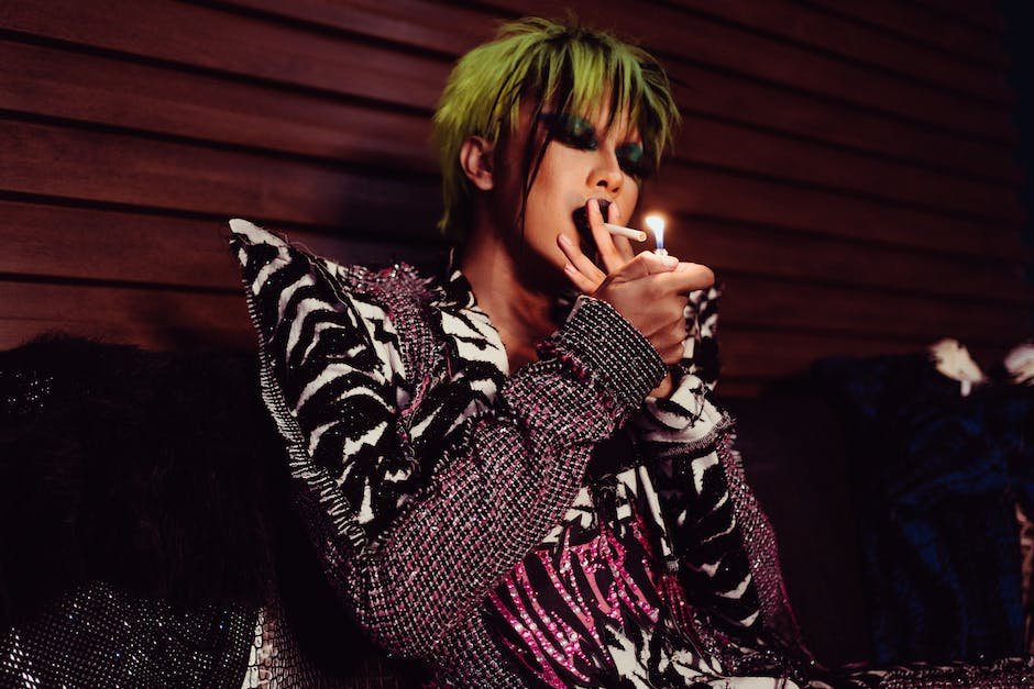 What are androgynous personality traits?