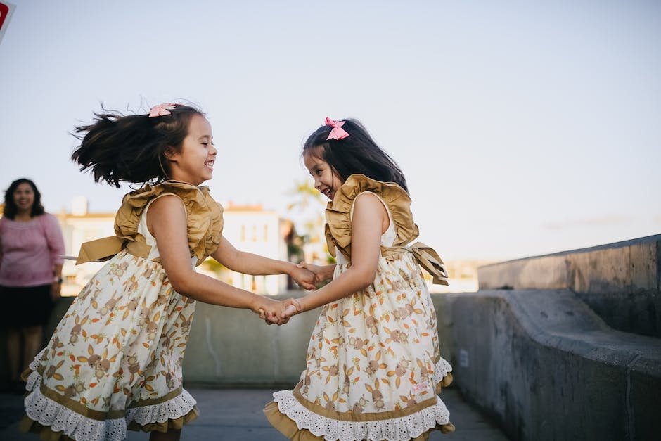 What are fraternal twins personality traits?