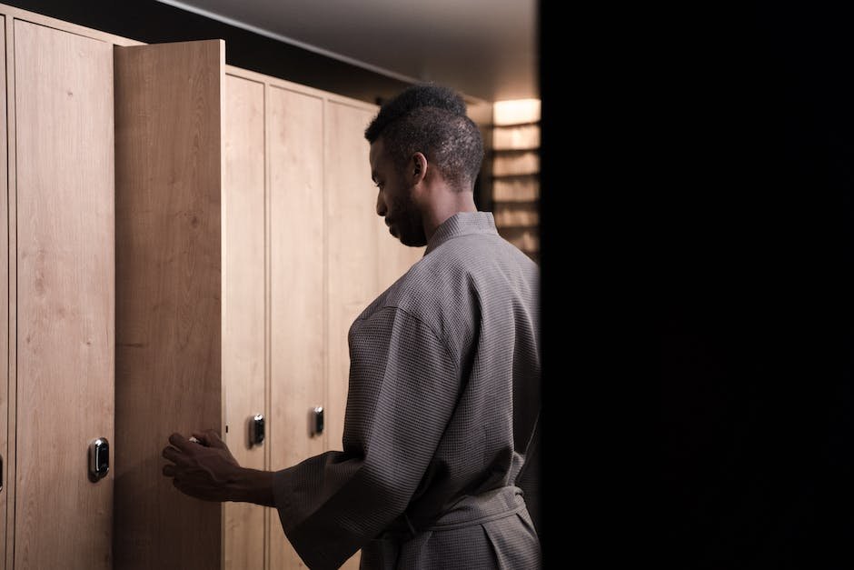 What are zeta male traits?